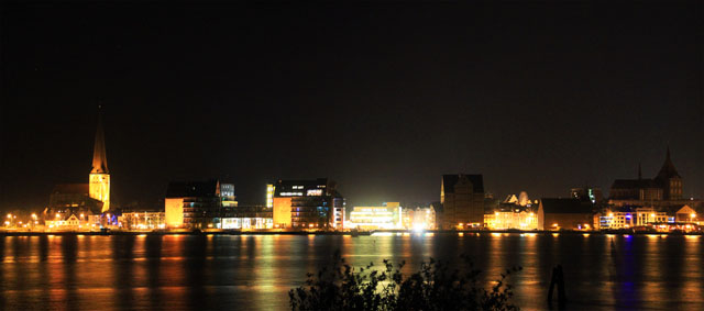 Rostock bei Nacht